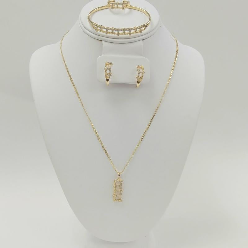 Chain Set Whith Bracelets and Earring of Different Styles