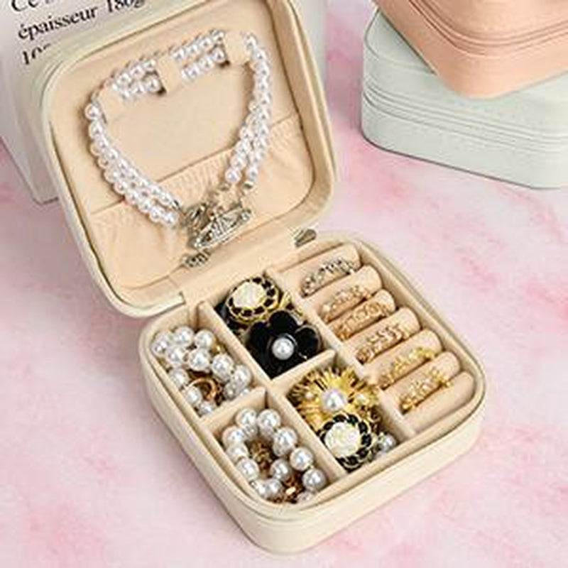 LOKASS Personalized Initial Travel Jewelry Case Bridesmaid Gifts Small Jewelry Box Organizer, Birthday Gift for Mom/Friends/Sister Lettera~Z