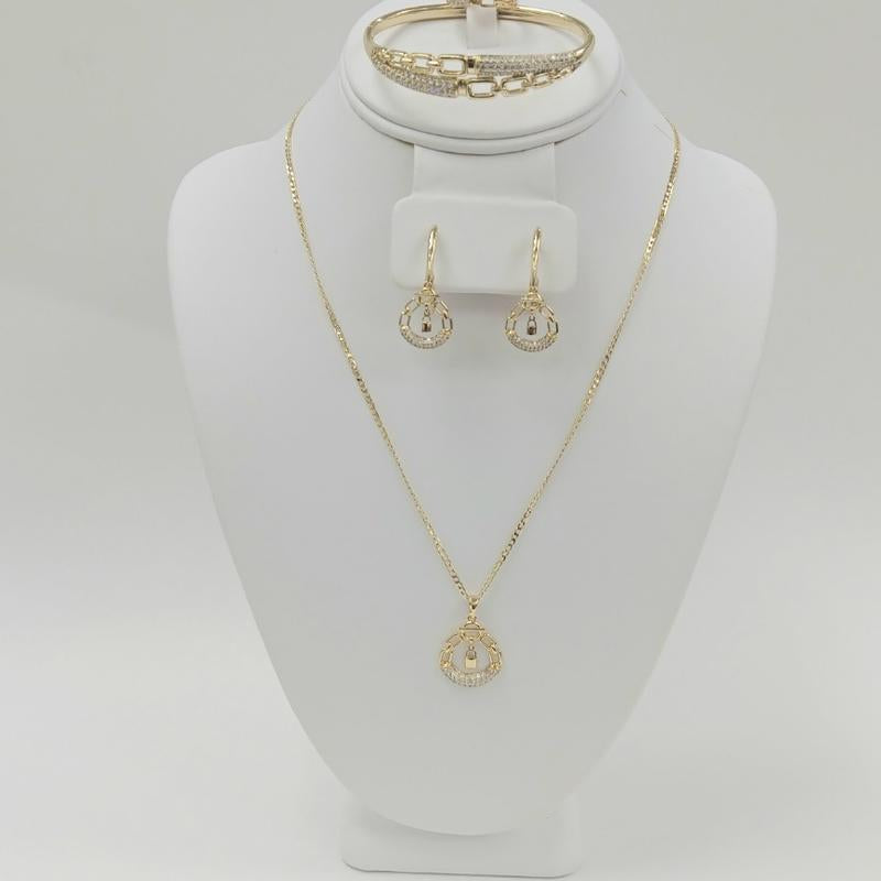 Chain Set Whith Bracelets and Earring of Different Styles