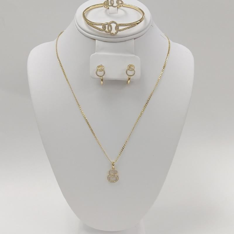 Chain Set Whith Bracelets and Earring of Different Styles