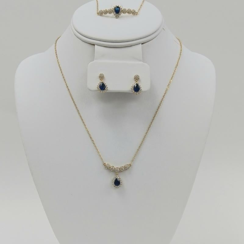 Chain Set Whith Bracelets and Earring of Different Styles